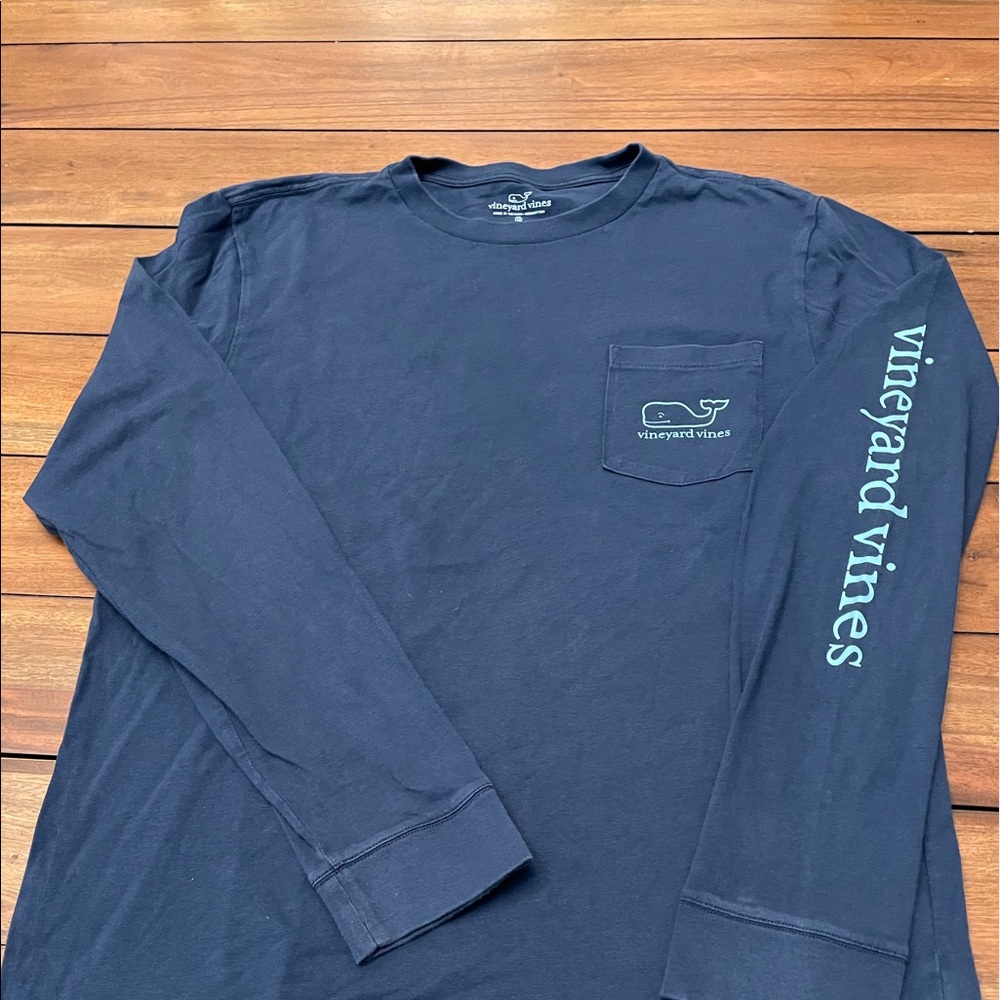 Vineyard Vines Navy shirt!